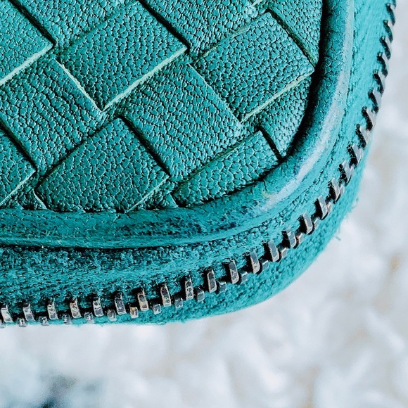 Authentic Bottega Veneta Wallet - Picture 4 of 8